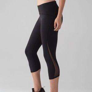 Lululemon black train times crop leggings